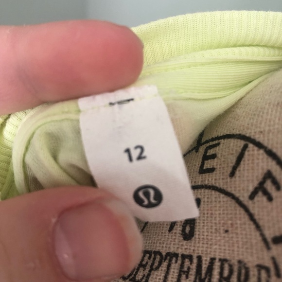 Lululemon lime green yellow tee shirt size 12 - Picture 3 of 4